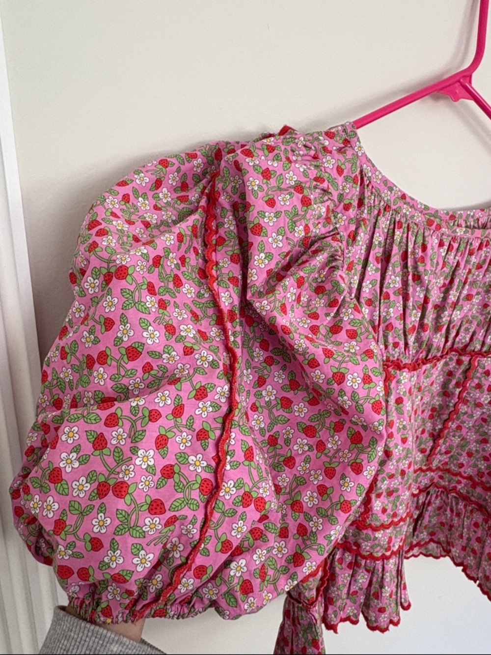 LR liberty fabric Puff-Sleeve Peasant Top - Picture 2 of 3